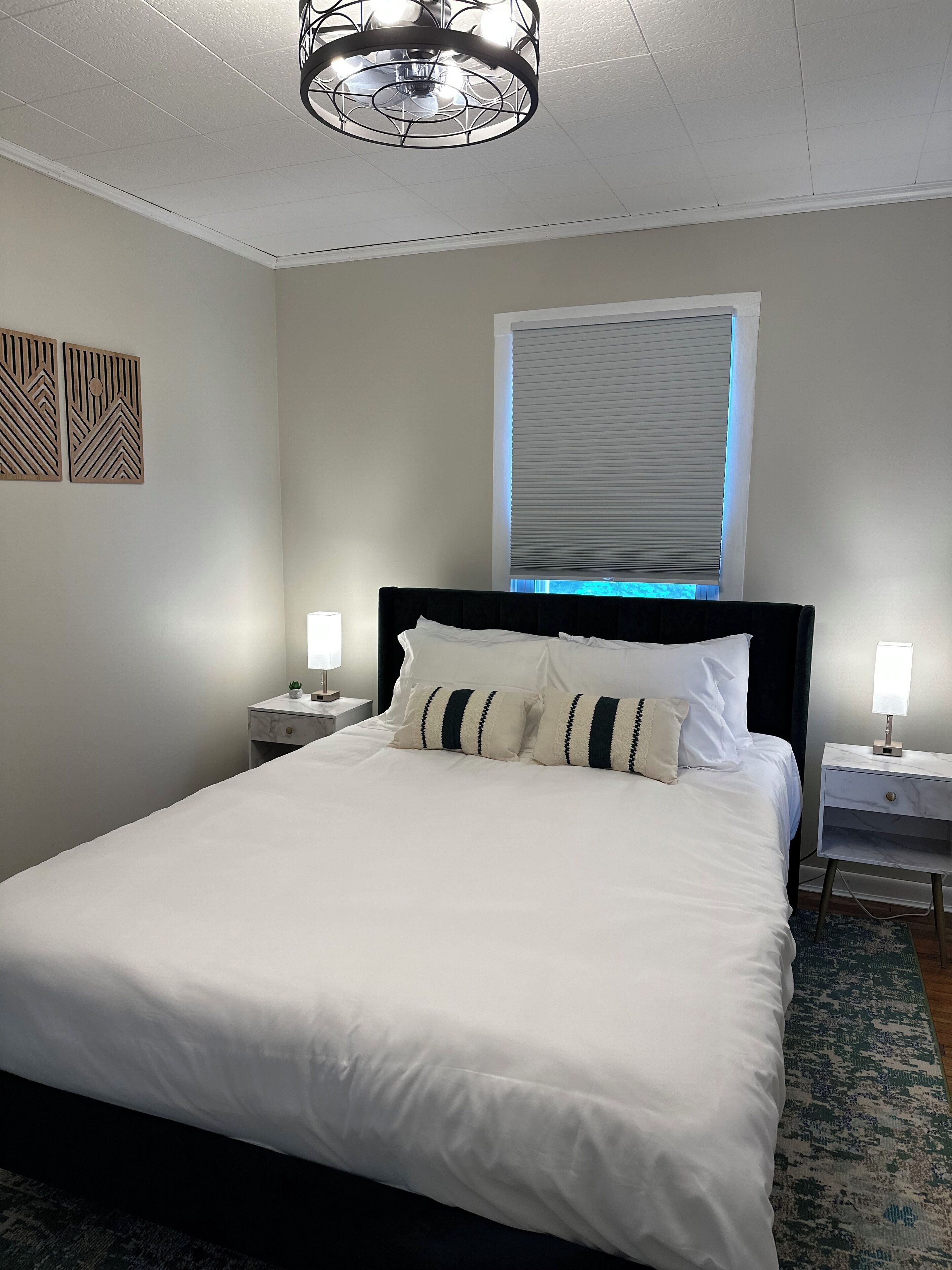 2 slaapkamers, een strijkplank/strijkijzer, gratis wifi, beddengoed