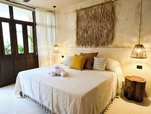 Deluxe Double Room, Balcony, Pool View - Kuka & Milpa (Mérida)