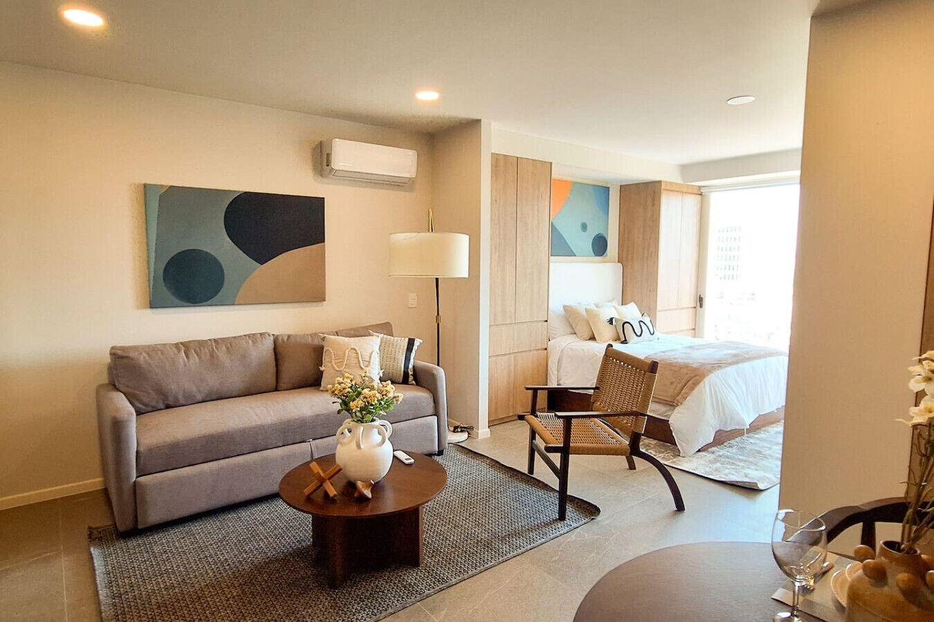 1 dormitori, planxa i posts de planxar, wifi i roba de llit 