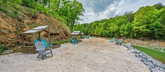 Your Lake Escape! Pet-Friendly Cabin with Game Loft & nearby Lake access