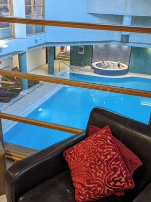 Innenpool, beheizter Pool