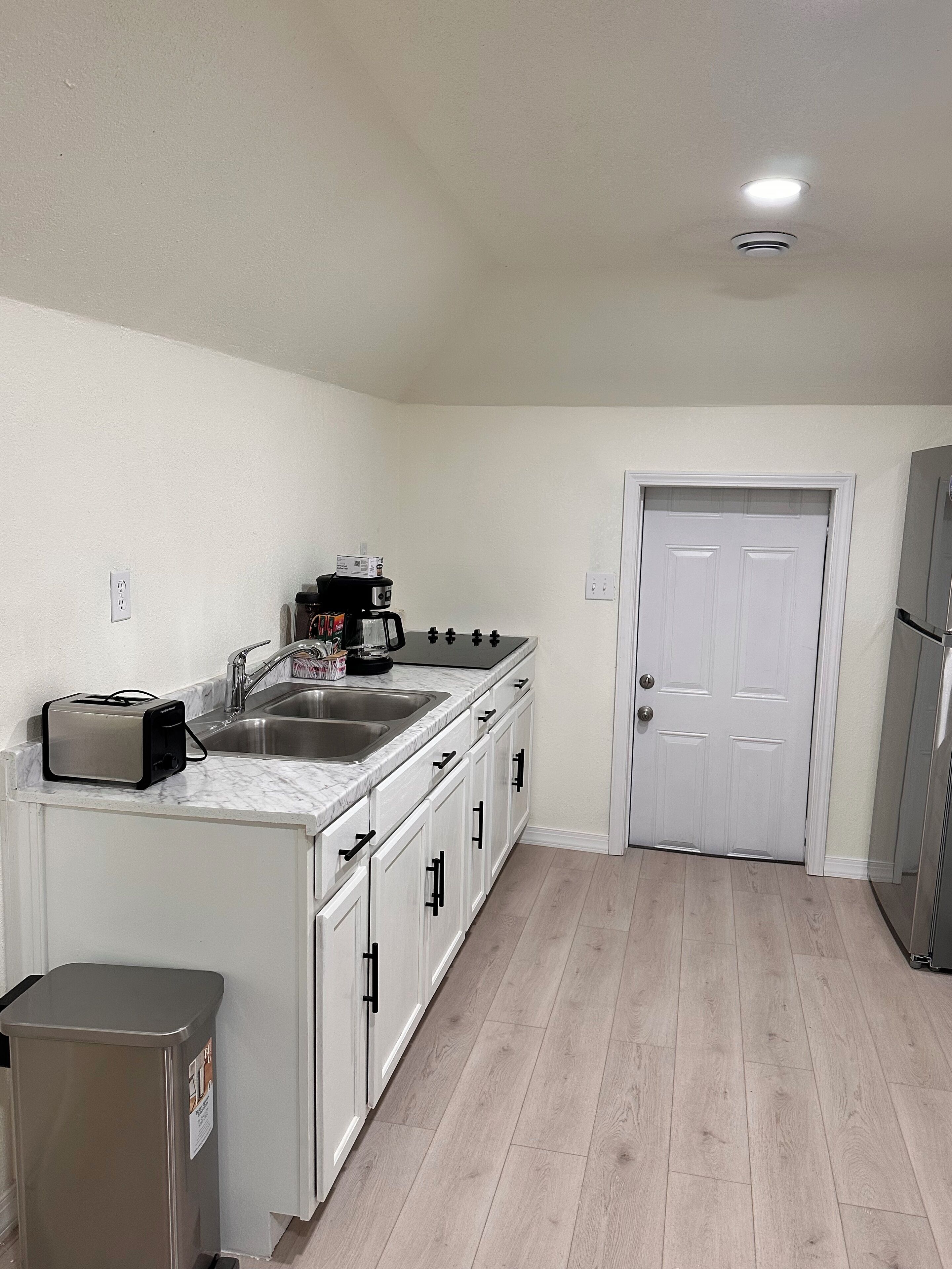 微波炉、  炉灶