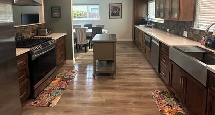 Charming 3-bedroom house with WiFi and AC in amazing Davis