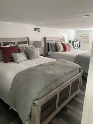 3 chambres, fer et planche à repasser, lit parapluie, Wi-Fi gratuit