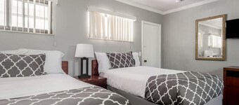 Comfortable Room for 4 w/ Private Bath & Wi-fi!