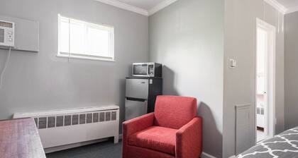 Browntown Room for 4: Comfort, Wifi & Parking