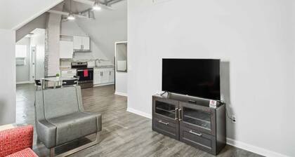 Cozy 2-bed Urban Retreat in Downtown Detroit, Private
