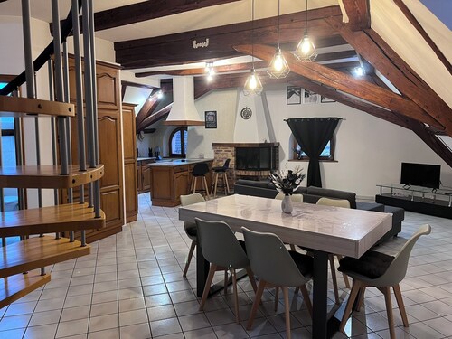 Large fully-equipped apartment 3 bedrooms 3 double beds 2 bathrooms