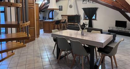 Large fully-equipped apartment 3 bedrooms 3 double beds 2 bathrooms