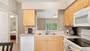 House, Multiple Beds, Patio, Pool View (Poolside Paradise) | Private kitchen | Fridge, microwave, oven, stovetop - Poolside Paradise Sleeps 6! (Davenport)
