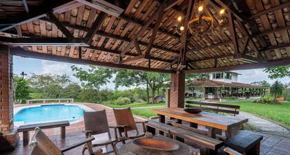 Finca Piscina Jacuzzi BBQ/ Paseos a Caballos