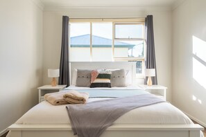 5 chambres, fer et planche à repasser, Wi-Fi, draps fournis