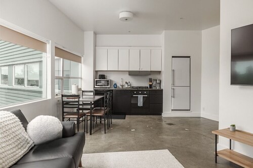 Salted Roots Basecamp: Downtown 2 Bedroom Loft