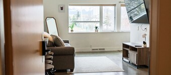 1 Bedroom Flat Downtown