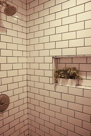 Hair dryer, towels - Salted Roots Basecamp: Downtown 1 Bedroom Loft (Anchorage)