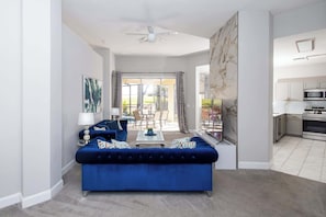House, Multiple Beds, Pool Access, Pool View (Silver Lining) | Interior