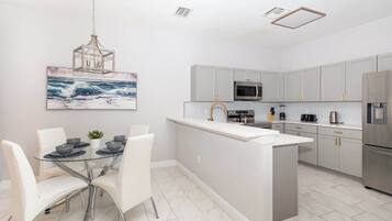 House, Multiple Beds, Pool Access, Pool View (Silver Lining) | Private kitchen | Microwave, oven, dishwasher, coffee/tea maker