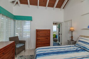 4 makuuhuonetta, silitysrauta/-lauta, ilmainen Wi-Fi, vuodevaatteet