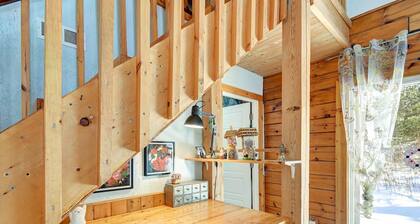 Extra-large 4,000 sq ft woodland retreat with authentic wood-fired sauna