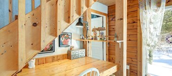 Extra-large 4,000 sq ft woodland retreat with authentic Wood-fired Sauna