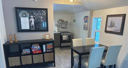 Cozy cottage. Close to the Vine Chapel, Asessippi Ski Hill, Lake of the Prairies