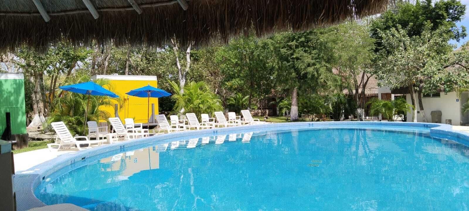2 piscinas al aire libre