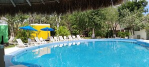 2 piscinas externas