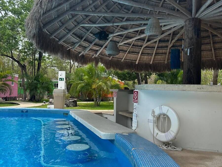 2 utendørsbassenger