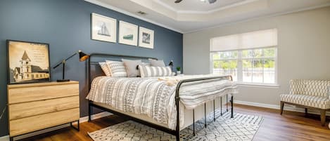 4 habitaciones, tabla de planchar con plancha, wifi y ropa de cama