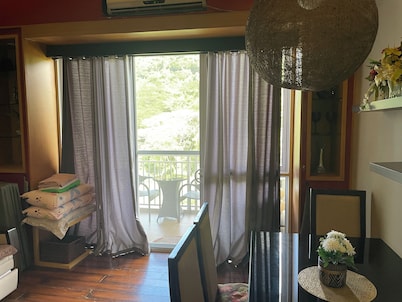 Pico De Loro beach, Miranda B Condotel Rental with Wifi