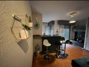 Interior - 2JETEE25 – Air-conditioned studio with WiFi, terrace, for 2 in Canet Plage (CANET PLAGE)