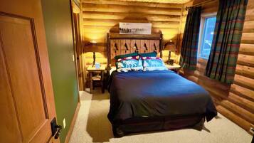 4 bedrooms, desk, iron/ironing board, travel cot