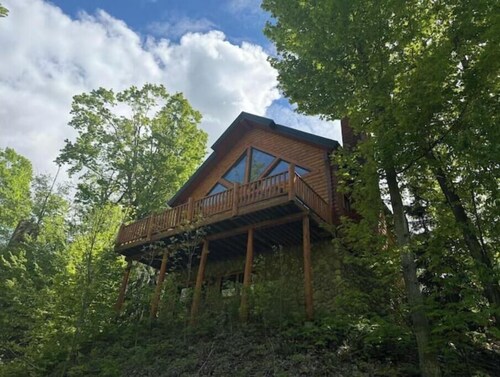 All Season Adventure - Hot Tub - Luxe Cabin on Boyne Mountain