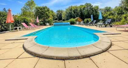 Gite 06-Les Glycines avec piscine & jacuzzi-5 pers