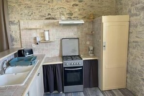 Private kitchen - ⭐ Relaxation & comfort - Swimming pool & jacuzzi - 5 pers (MARTEL)