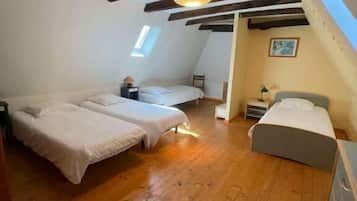 2 bedrooms, iron/ironing board, travel crib, free WiFi