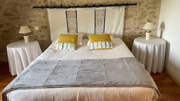 5 bedrooms, iron/ironing board, travel crib, free WiFi