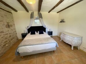 10 bedrooms, iron/ironing board, travel crib, free WiFi - ⭐ Large family estate - Swimming pool, jacuzzi - Ideal for groups, sleeps 24 (MARTEL)