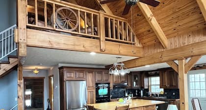 Clinch Mountain Hideaway: Top of the World View