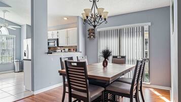 House, Multiple Beds, Pool Access, Pool View (The Davenport Lakes Retreat) | Dining