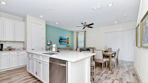 Unclassified image, 4 of 57, button - Tropical Vibes (Kissimmee)