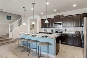 Townhome, Multiple Beds, Private Pool, Garden View (Windsor Grand Retreat) | Private kitchen | Fridge, microwave, oven, stovetop