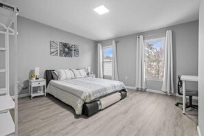 4 soverom, strykejern/-brett, wi-fi og sengetøy