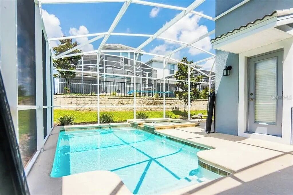 Piscine couverte, piscine chauffée