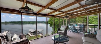 Lakefront Sunsets| Private Dock | Kayaks & Fishing
