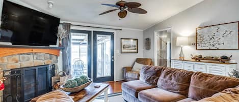 Smart TV, chimenea, tenis de mesa y oficina