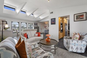 Smart TV, fireplace, offices