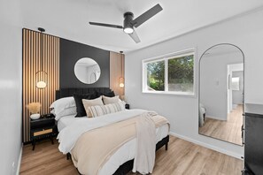 4 habitaciones, escritorio, tabla de planchar con plancha y wifi gratis 