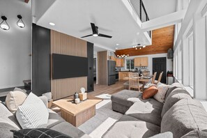 Smart TV, fireplace