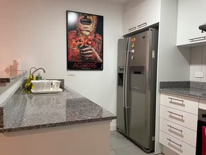 電子レンジ、オーブン、コンロ、食器洗い機